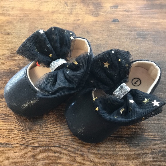Baby shoes for your little one - Picture 3 of 3
